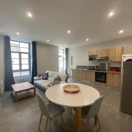 En Roue Libre 45m2 Au Calme Centre-ville Rez-de-chaussée * Mayenne