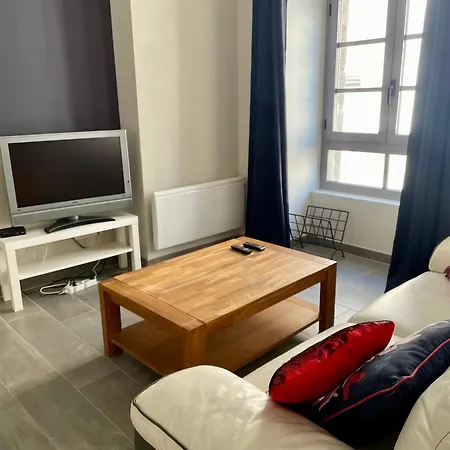 Appartamento En Roue Libre 45m2 Au Calme Centre-ville Rez-de-chaussée Mayenne